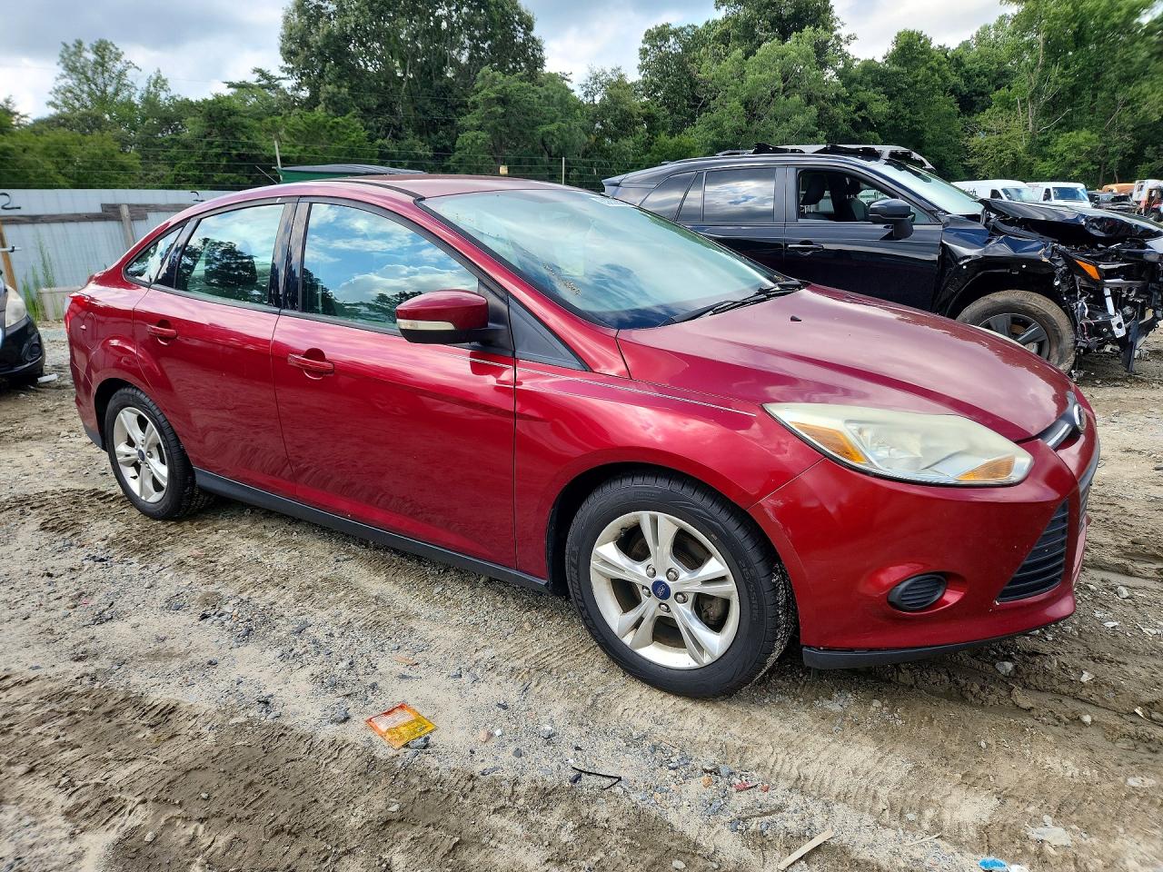 2014 Ford Focus Se Red vin: 1FADP3F23EL189245