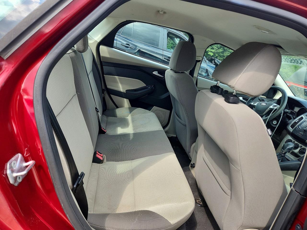 2014 Ford Focus Se Red vin: 1FADP3F23EL189245