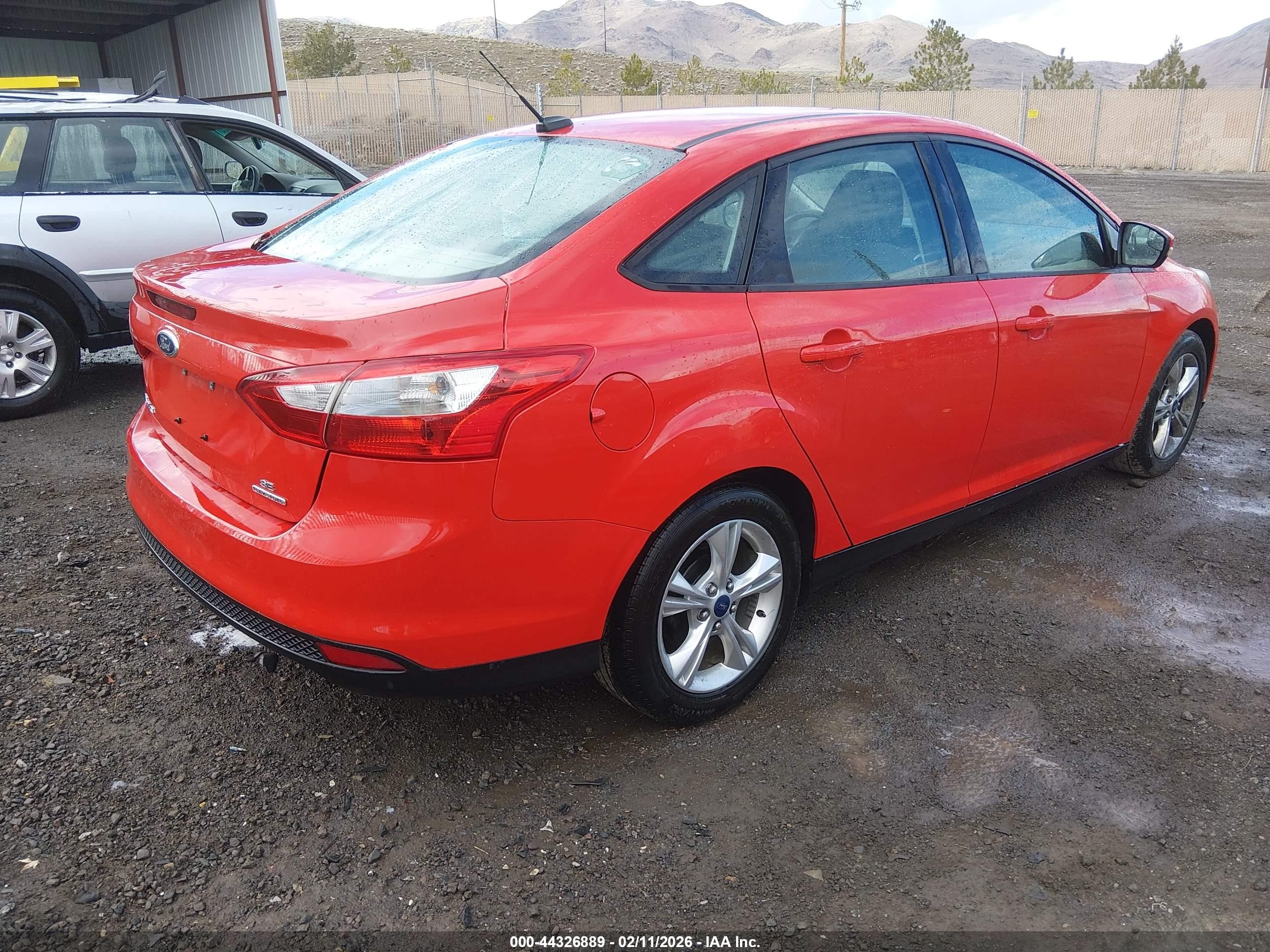 2014 Ford Focus Se Красный vin: 1FADP3F23EL192887