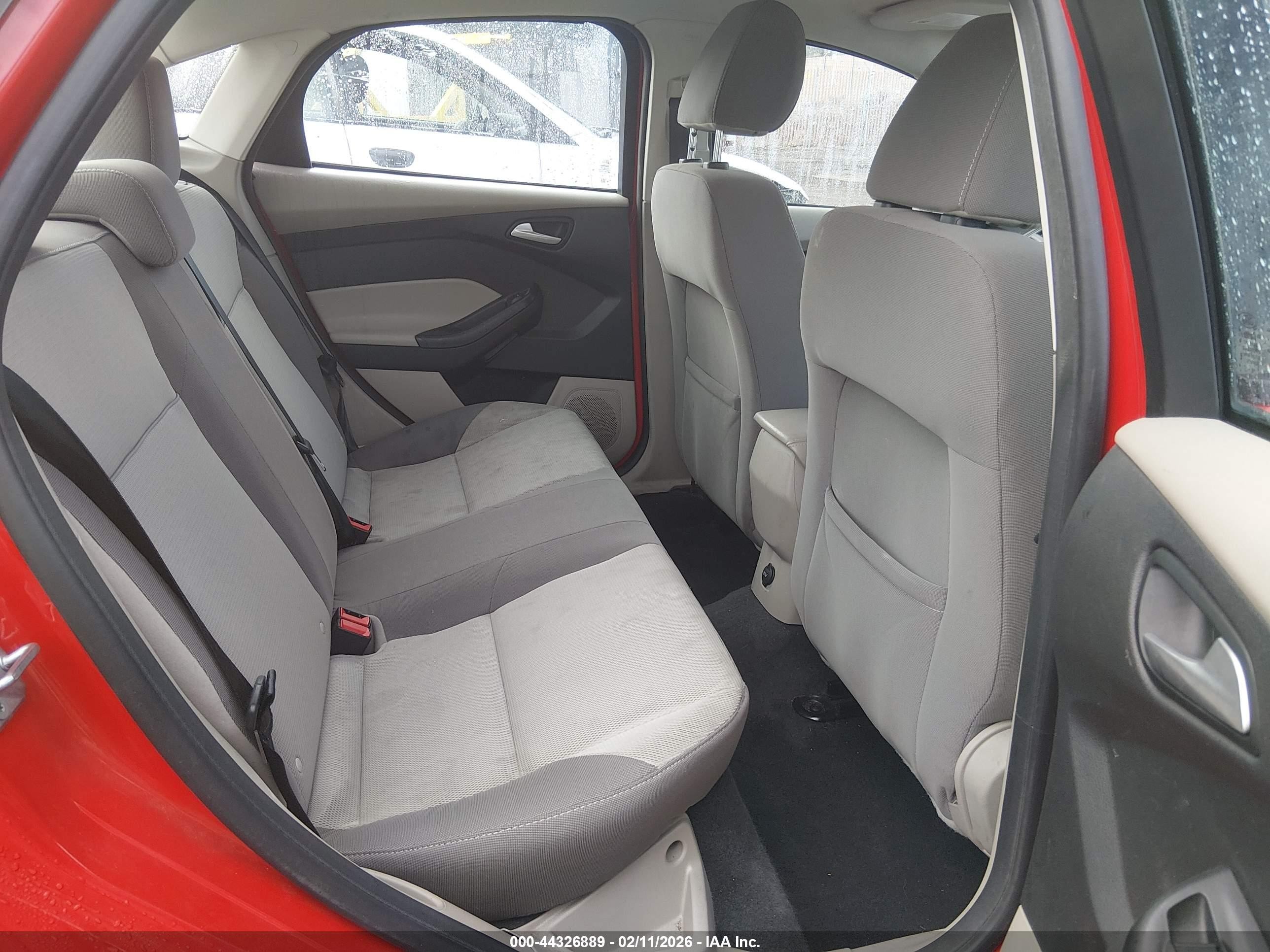 2014 Ford Focus Se Красный vin: 1FADP3F23EL192887