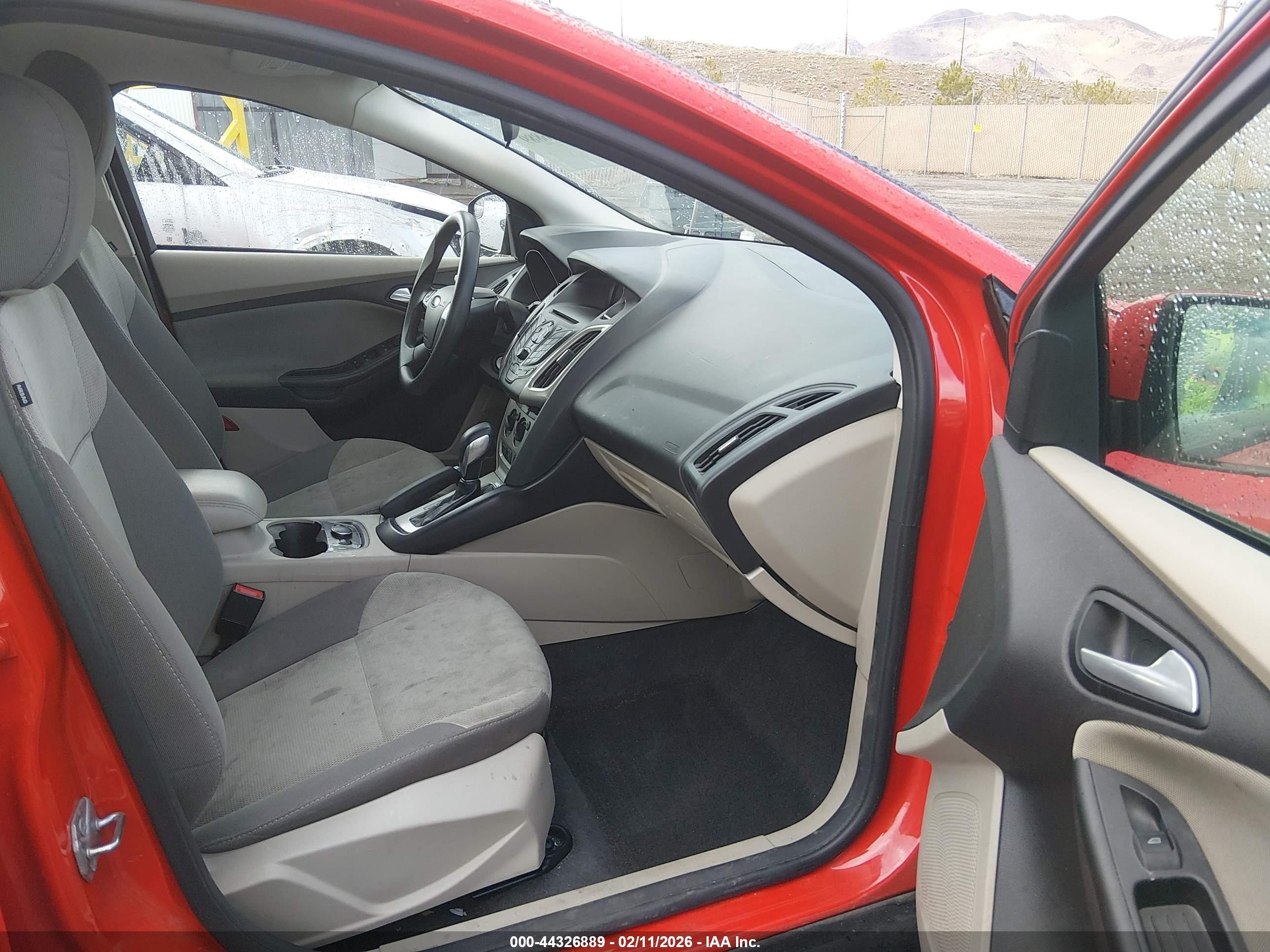 2014 Ford Focus Se Красный vin: 1FADP3F23EL192887