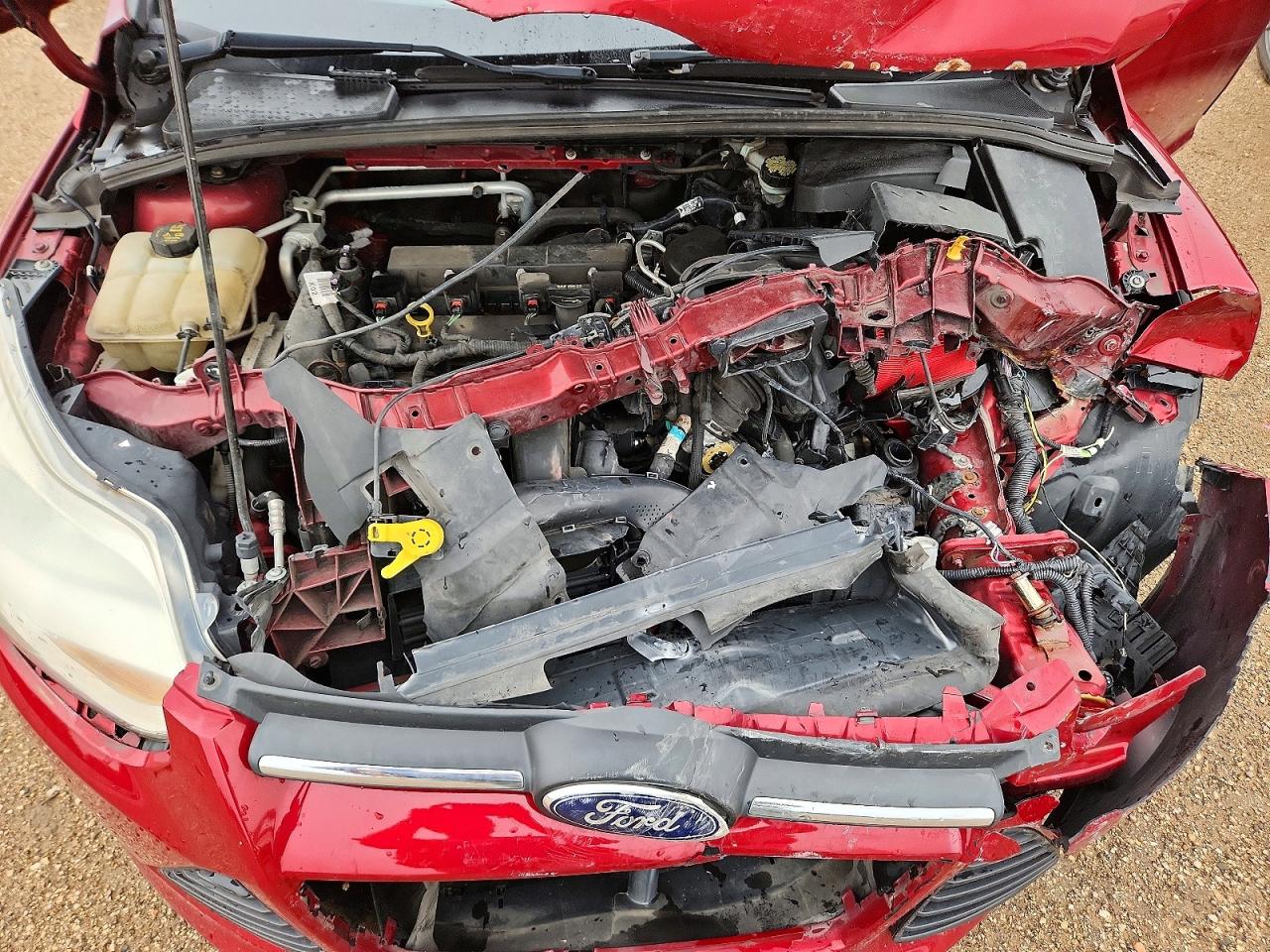 2014 Ford Focus Se Red vin: 1FADP3F23EL205041