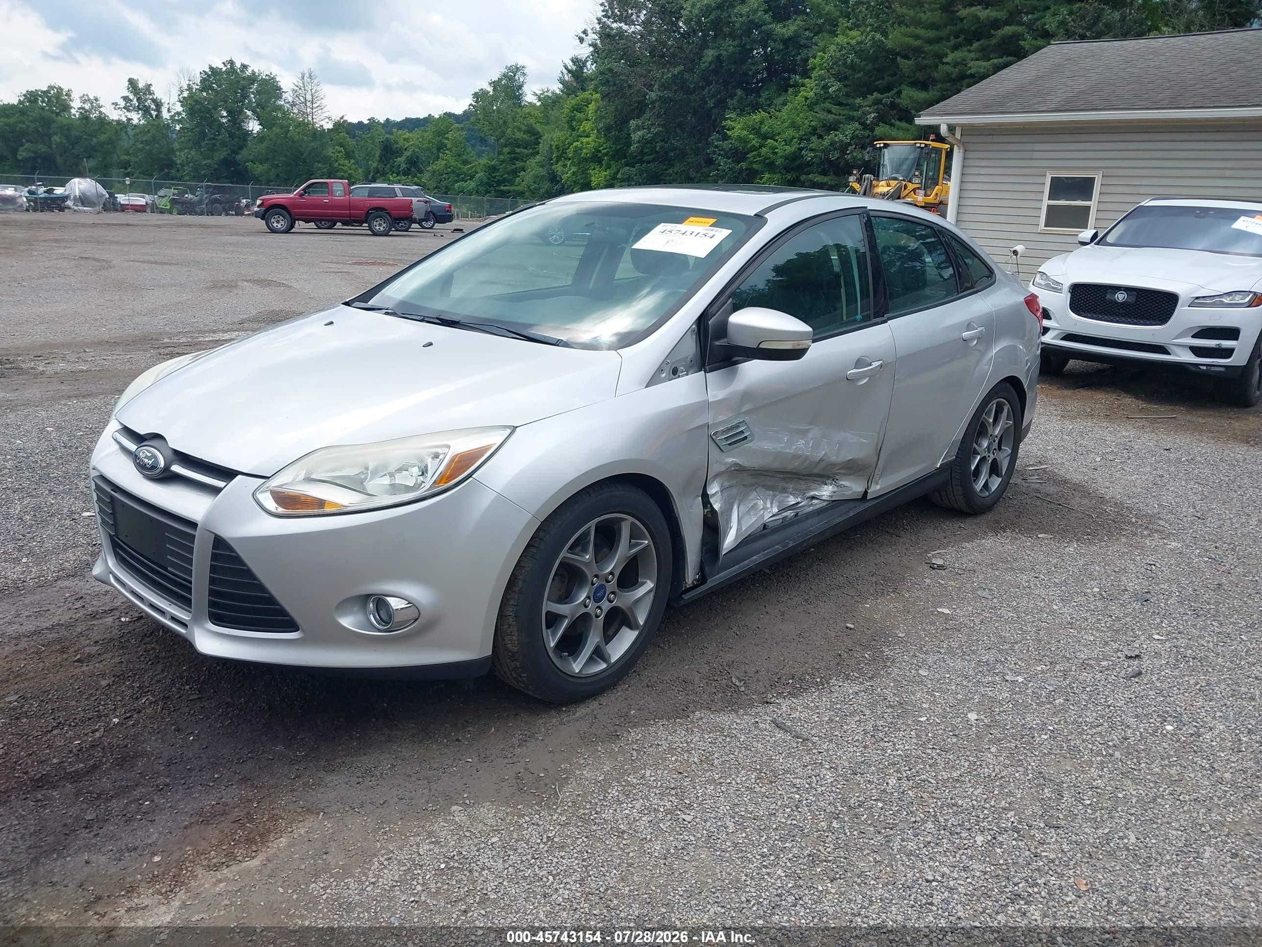 2014 Ford Focus Se Серебряный vin: 1FADP3F23EL205833