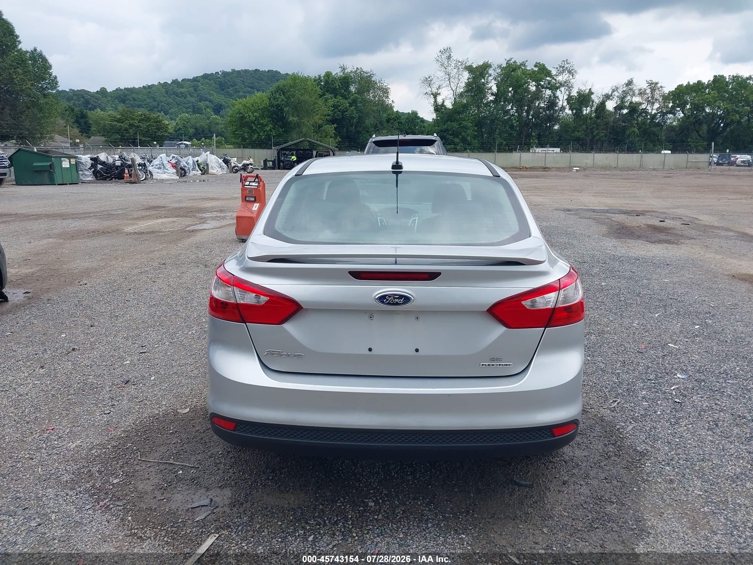 2014 Ford Focus Se Серебряный vin: 1FADP3F23EL205833