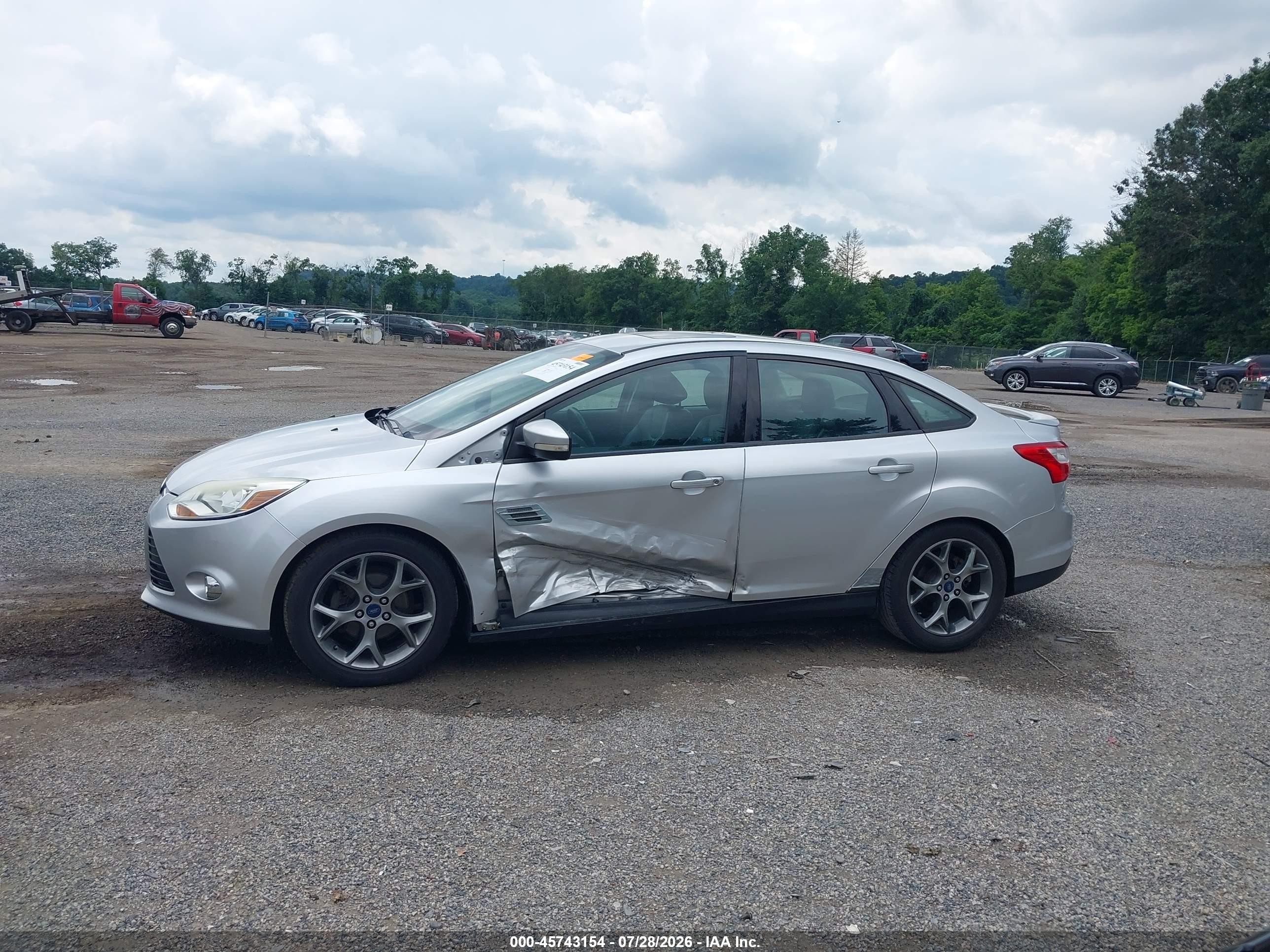2014 Ford Focus Se Серебряный vin: 1FADP3F23EL205833