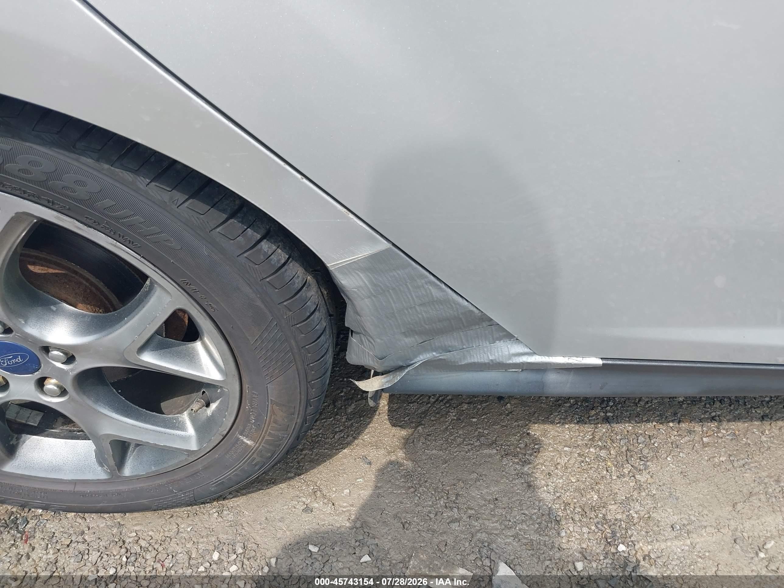 2014 Ford Focus Se Серебряный vin: 1FADP3F23EL205833