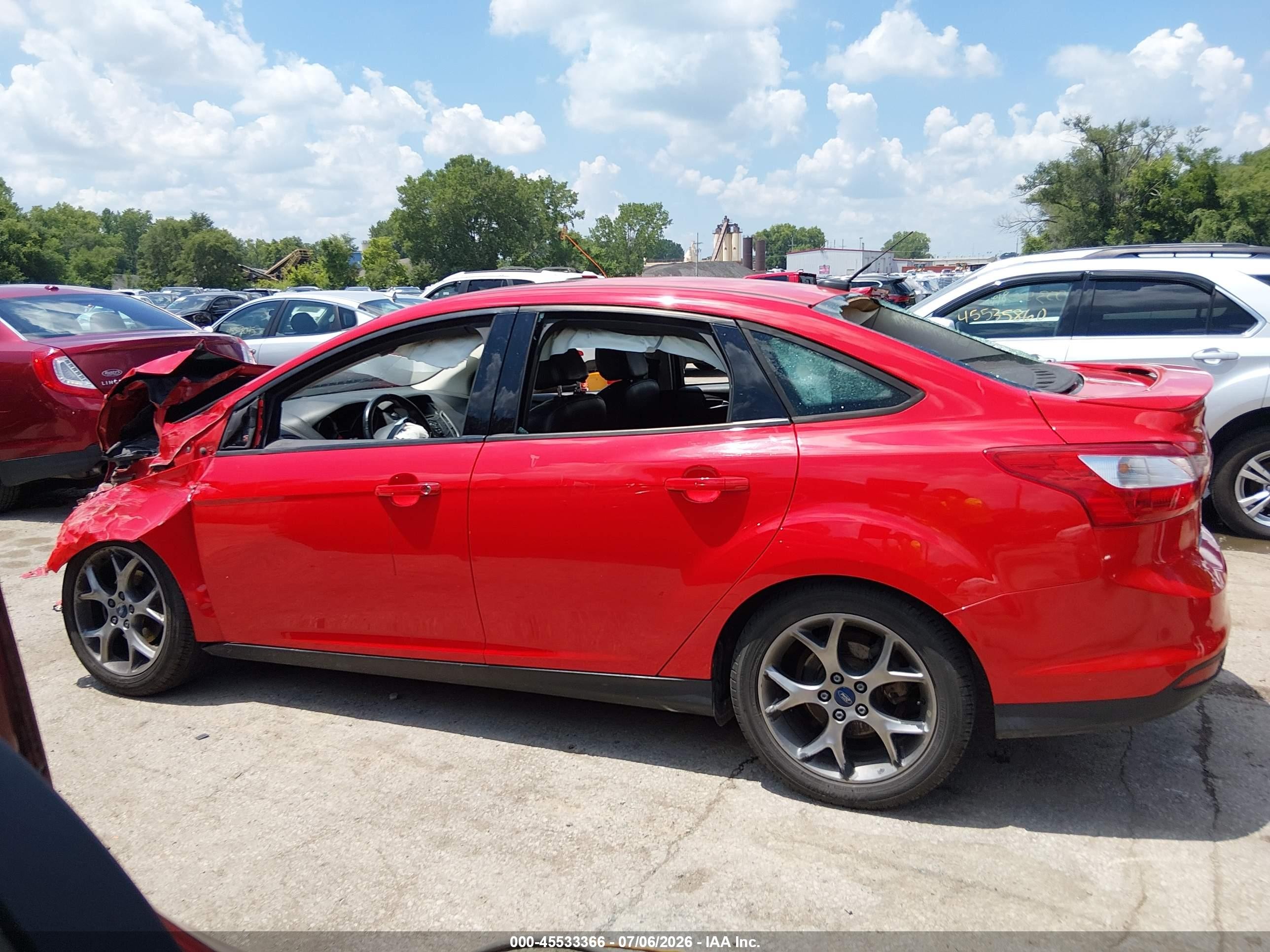 2014 Ford Focus Se Red vin: 1FADP3F23EL209140