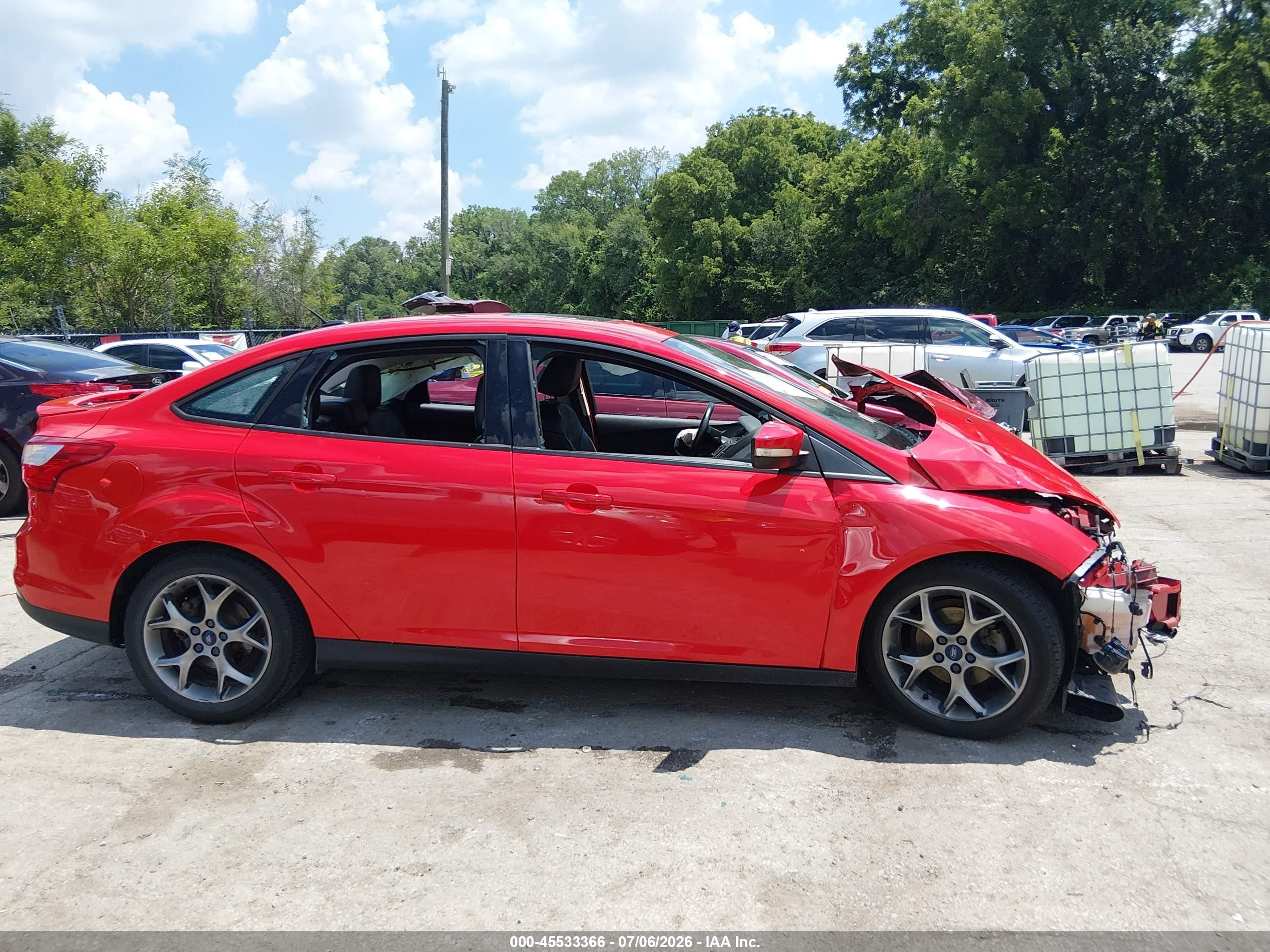 2014 Ford Focus Se Red vin: 1FADP3F23EL209140