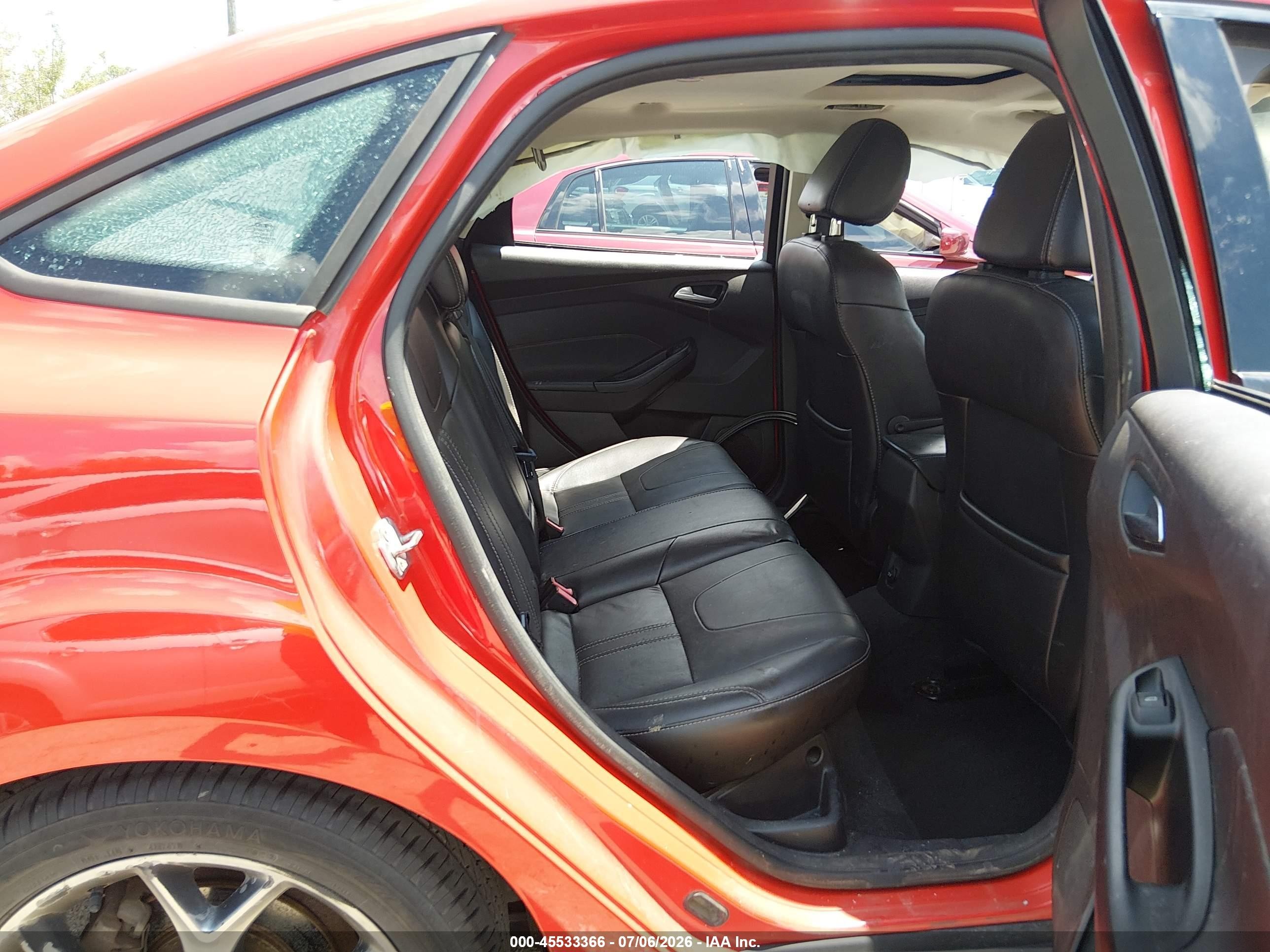 2014 Ford Focus Se Red vin: 1FADP3F23EL209140