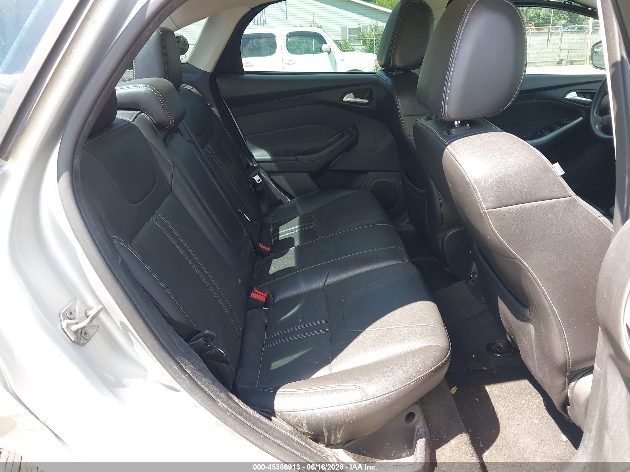 2014 Ford Focus Se Silver vin: 1FADP3F23EL223913