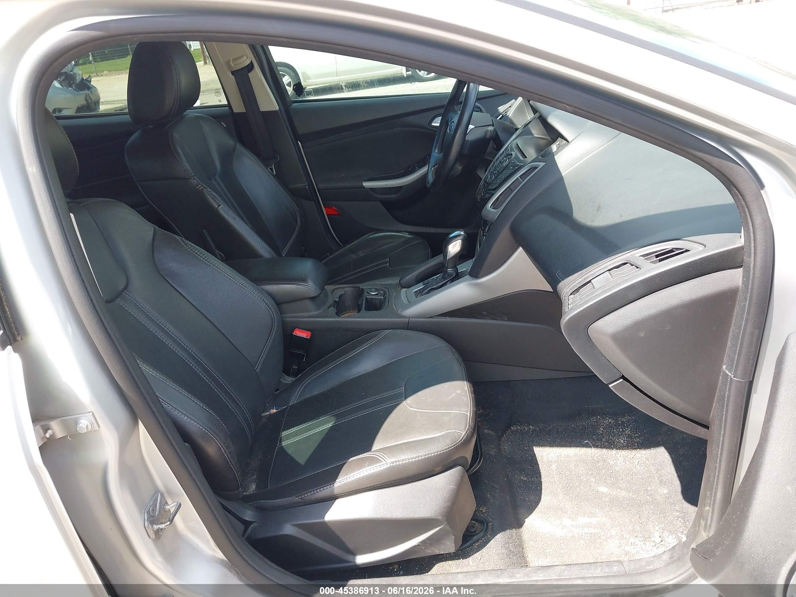 2014 Ford Focus Se Silver vin: 1FADP3F23EL223913