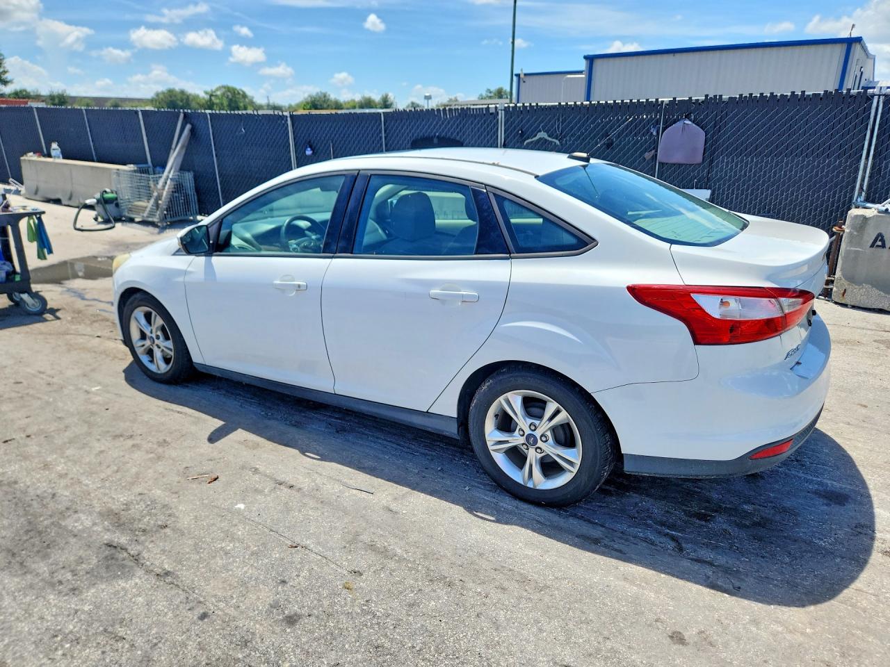 2014 Ford Focus Se White vin: 1FADP3F23EL227198