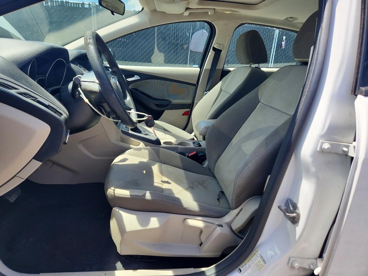 2014 Ford Focus Se White vin: 1FADP3F23EL227198