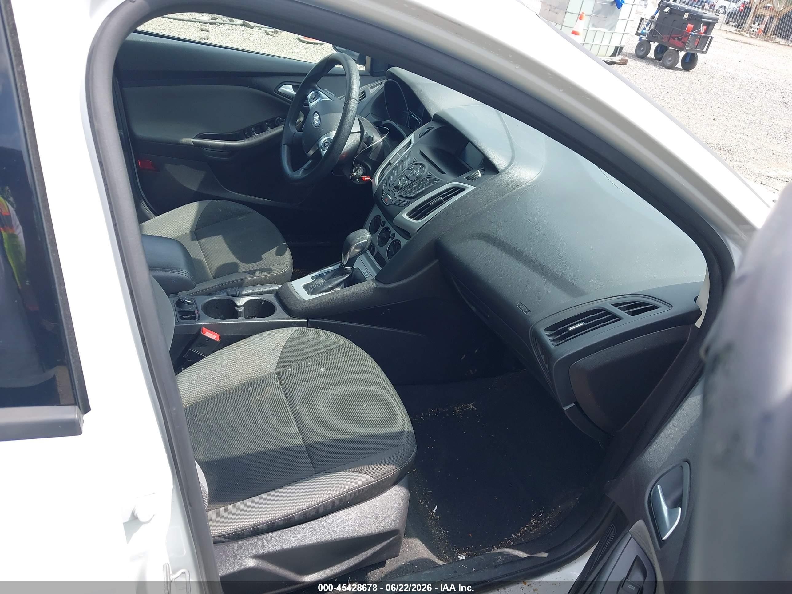 2014 Ford Focus Se White vin: 1FADP3F23EL228755