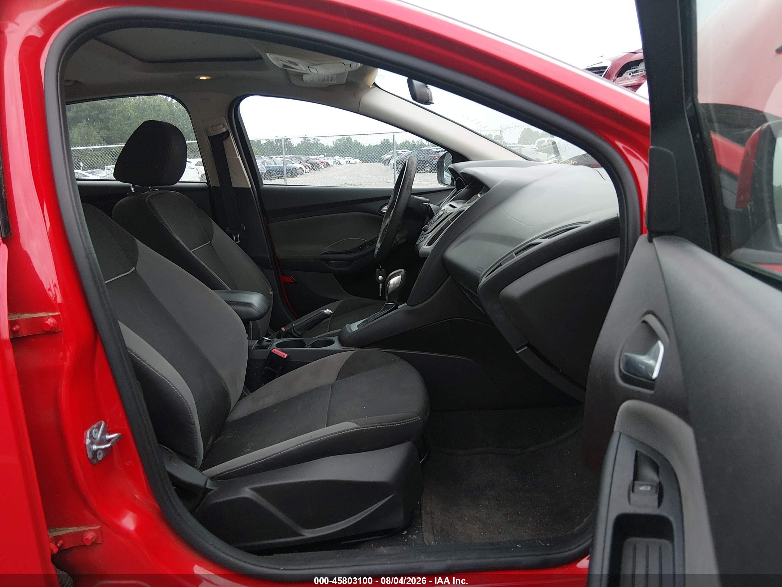 2014 Ford Focus Se Красный vin: 1FADP3F23EL255860
