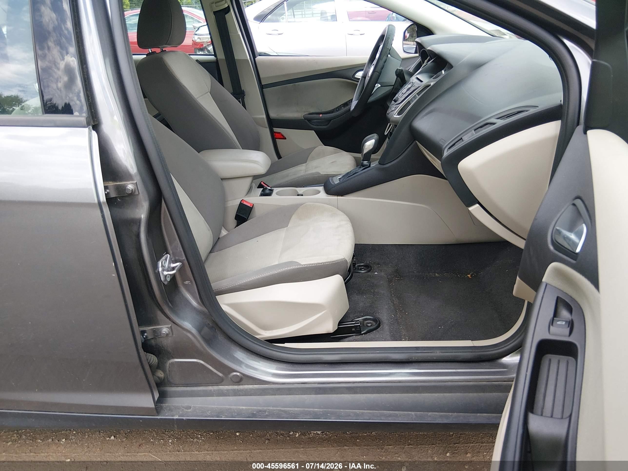2014 Ford Focus Se Silver vin: 1FADP3F23EL257253