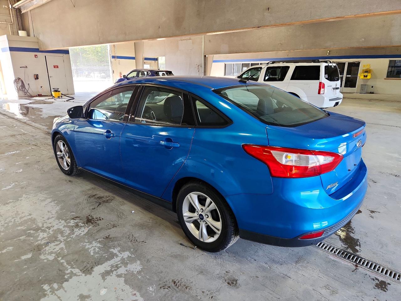2014 Ford Focus Se Синий vin: 1FADP3F23EL258130