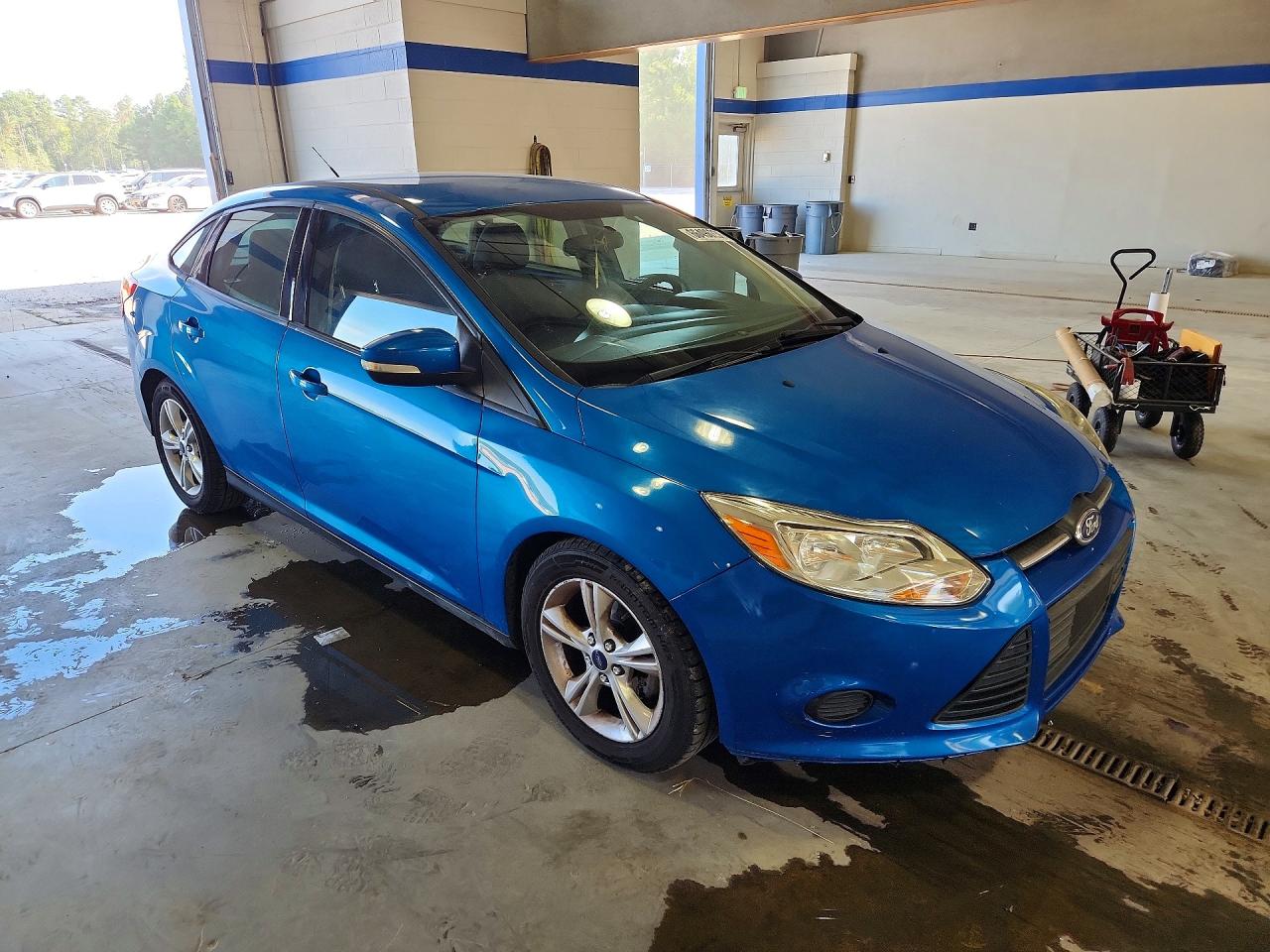 2014 Ford Focus Se Синий vin: 1FADP3F23EL258130
