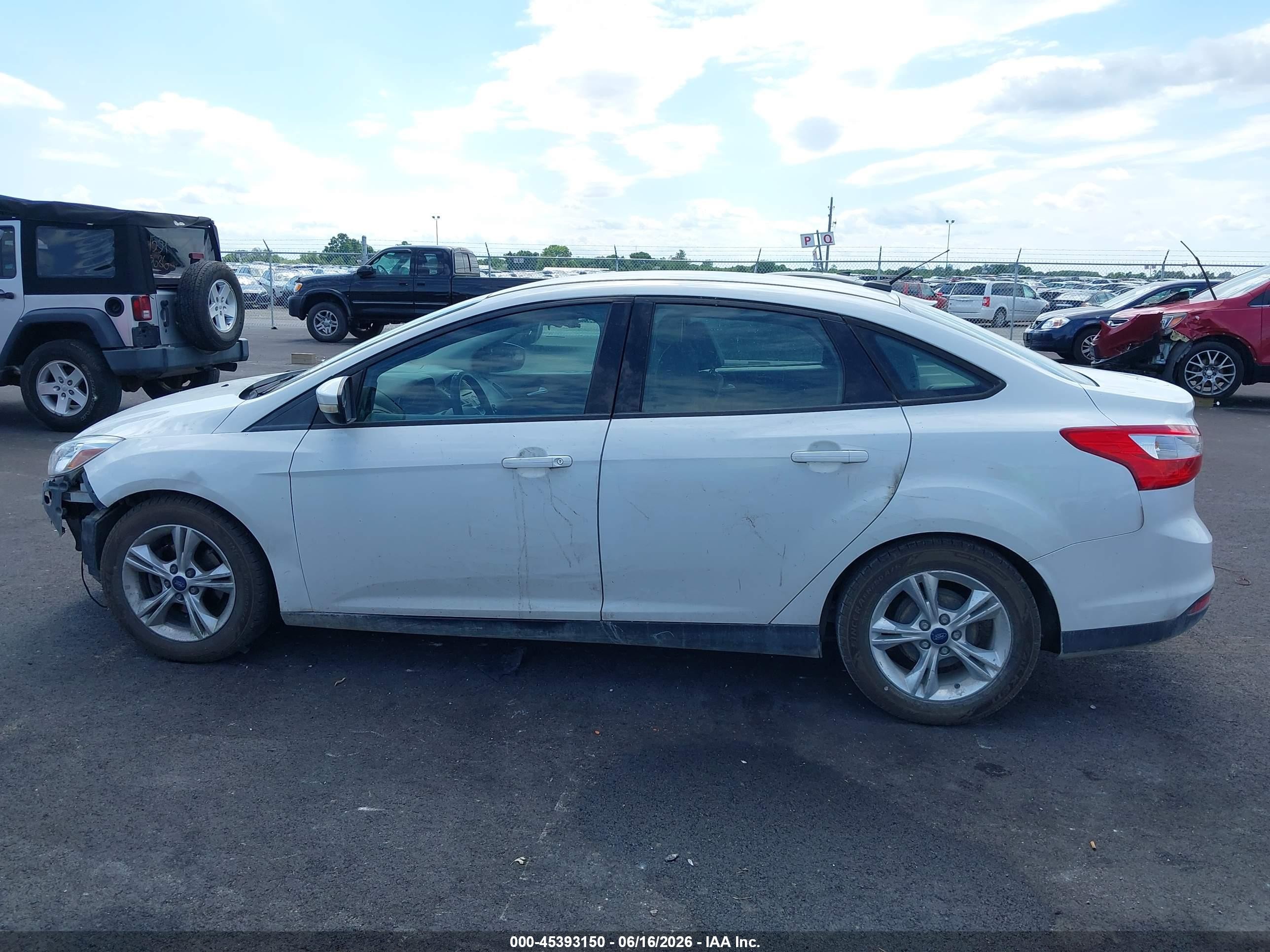 2014 Ford Focus Se White vin: 1FADP3F23EL265742