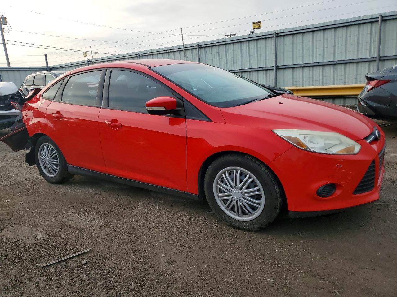 2014 Ford Focus Se Red vin: 1FADP3F23EL270004