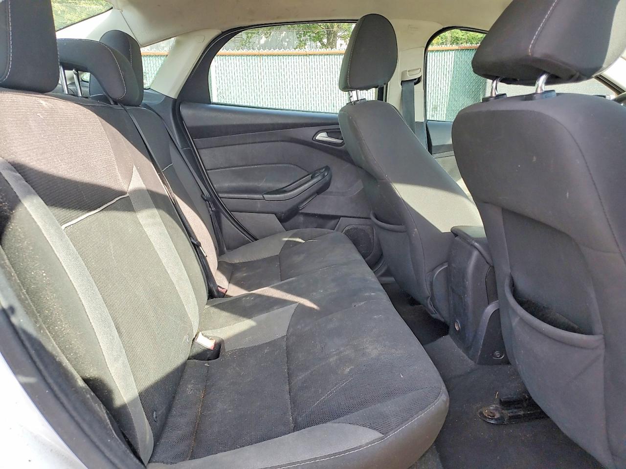 2014 Ford Focus Se White vin: 1FADP3F23EL292195