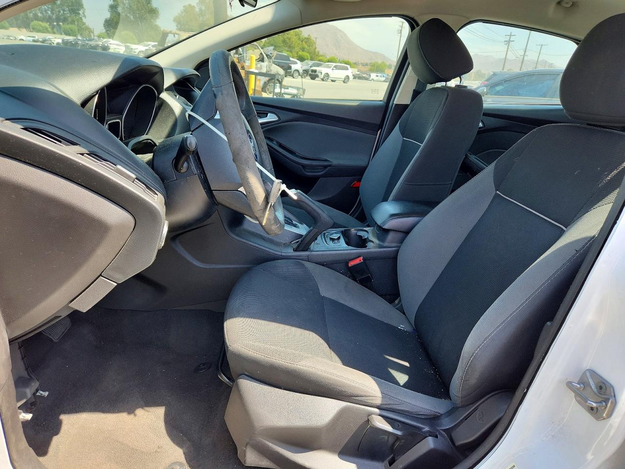 2014 Ford Focus Se White vin: 1FADP3F23EL299230