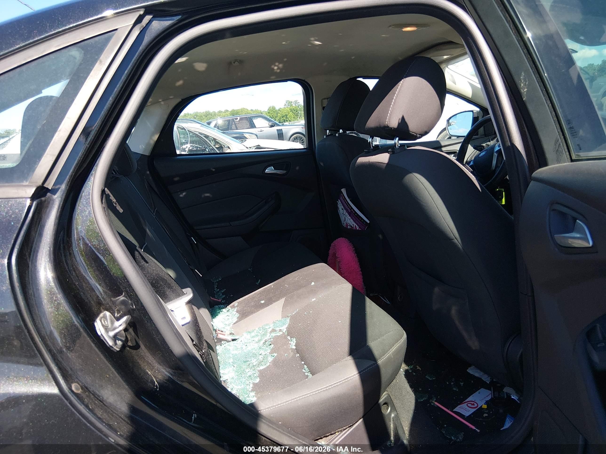 2014 Ford Focus Se Черный vin: 1FADP3F23EL309044