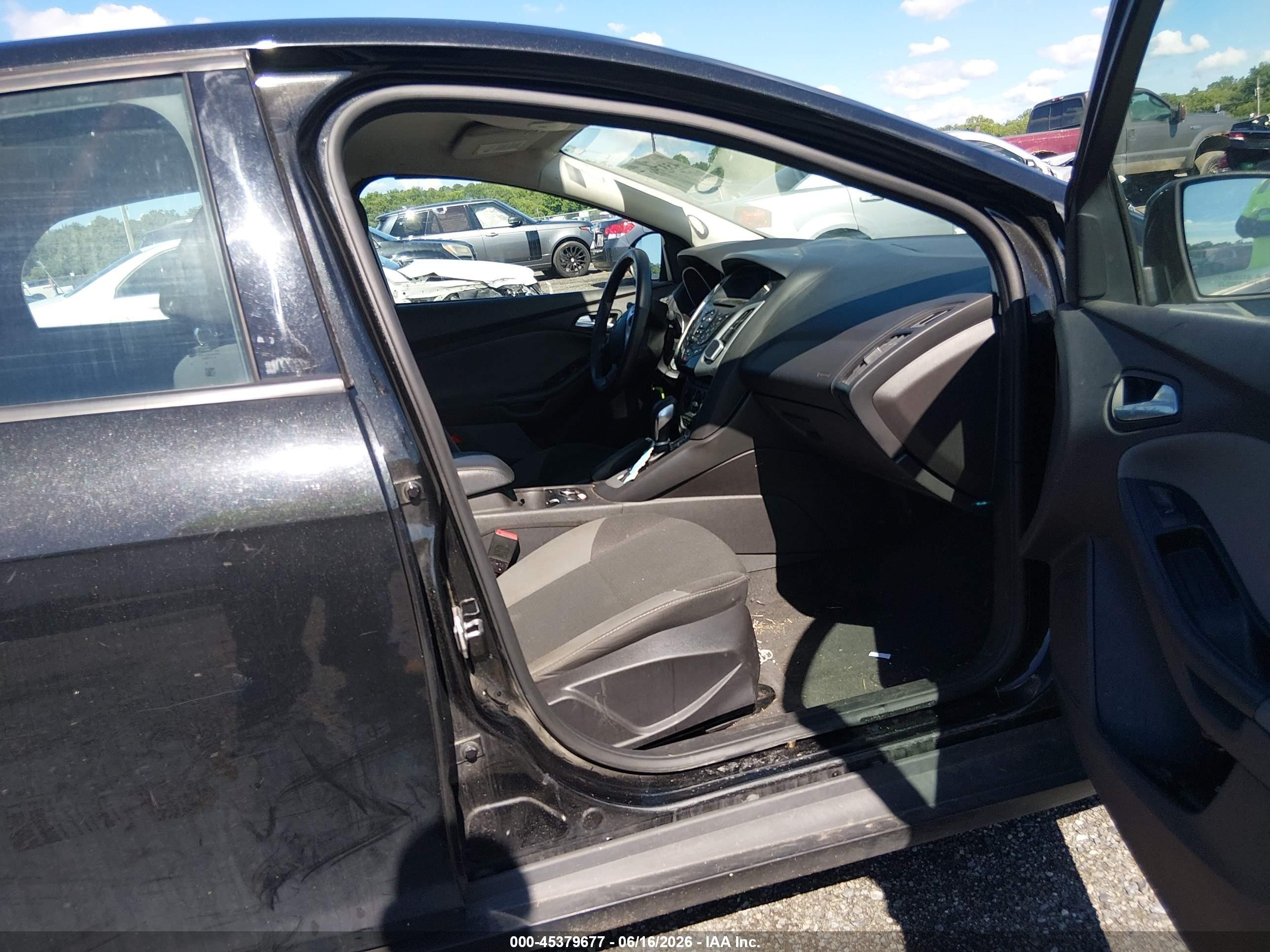 2014 Ford Focus Se Черный vin: 1FADP3F23EL309044