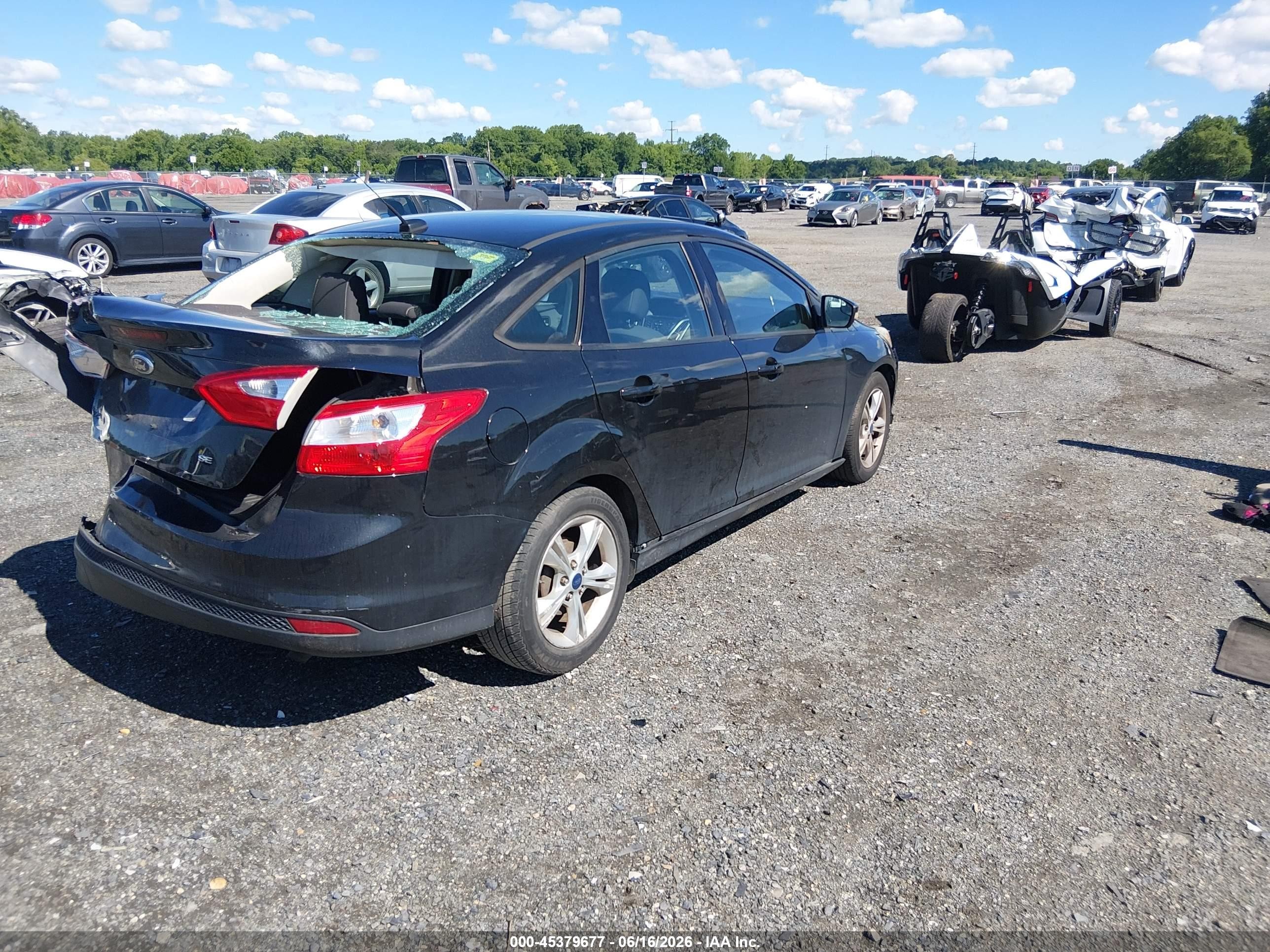 2014 Ford Focus Se Черный vin: 1FADP3F23EL309044