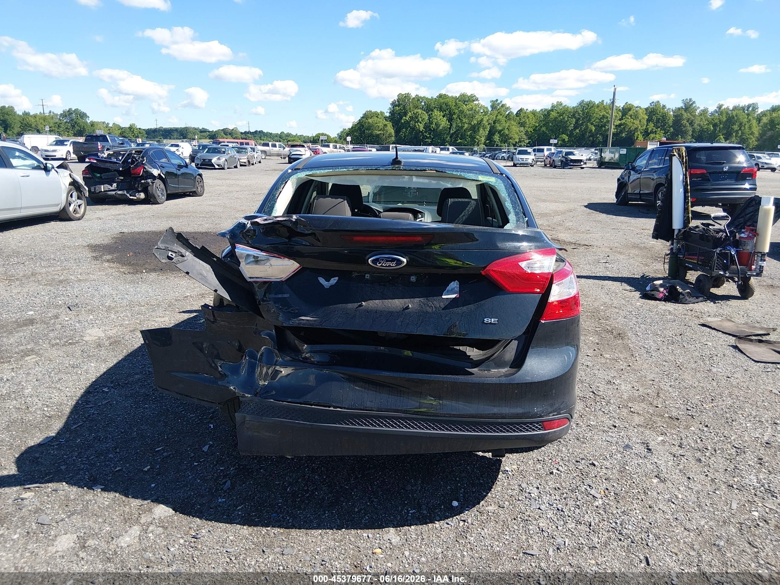 2014 Ford Focus Se Черный vin: 1FADP3F23EL309044