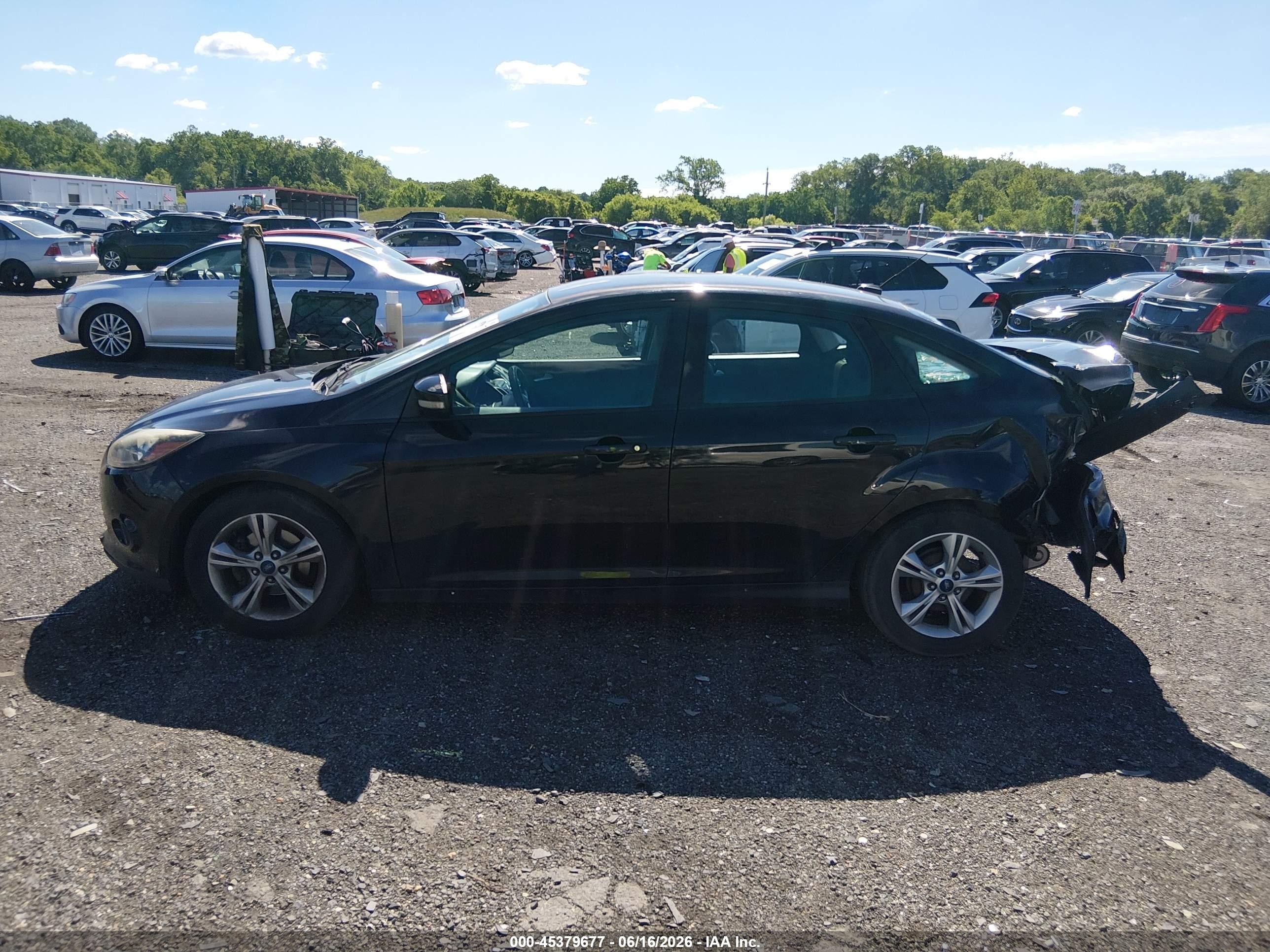 2014 Ford Focus Se Черный vin: 1FADP3F23EL309044