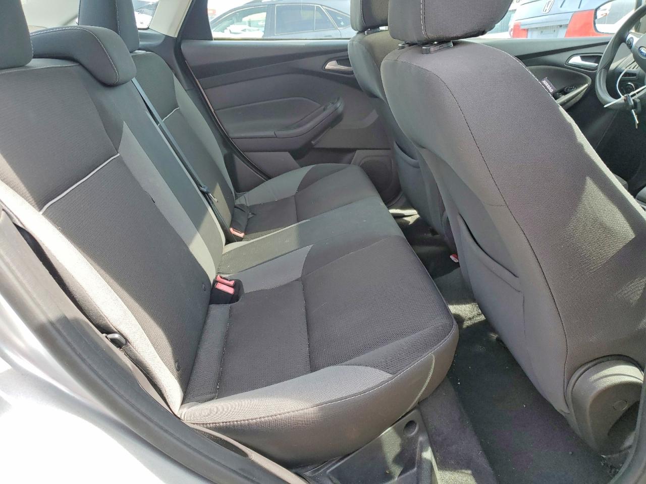 2014 Ford Focus Se Silver vin: 1FADP3F23EL313188