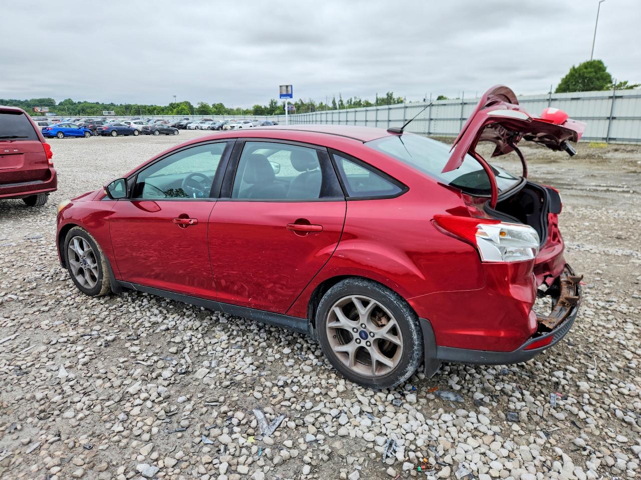 2014 Ford Focus Se Красный vin: 1FADP3F23EL314602