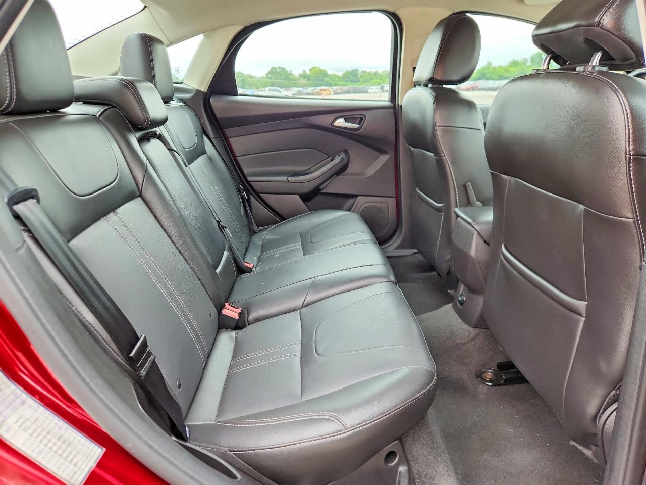 2014 Ford Focus Se Красный vin: 1FADP3F23EL314602