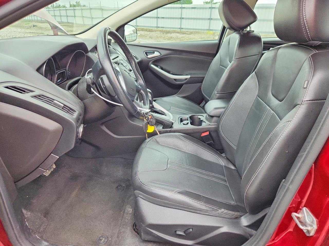 2014 Ford Focus Se Красный vin: 1FADP3F23EL314602