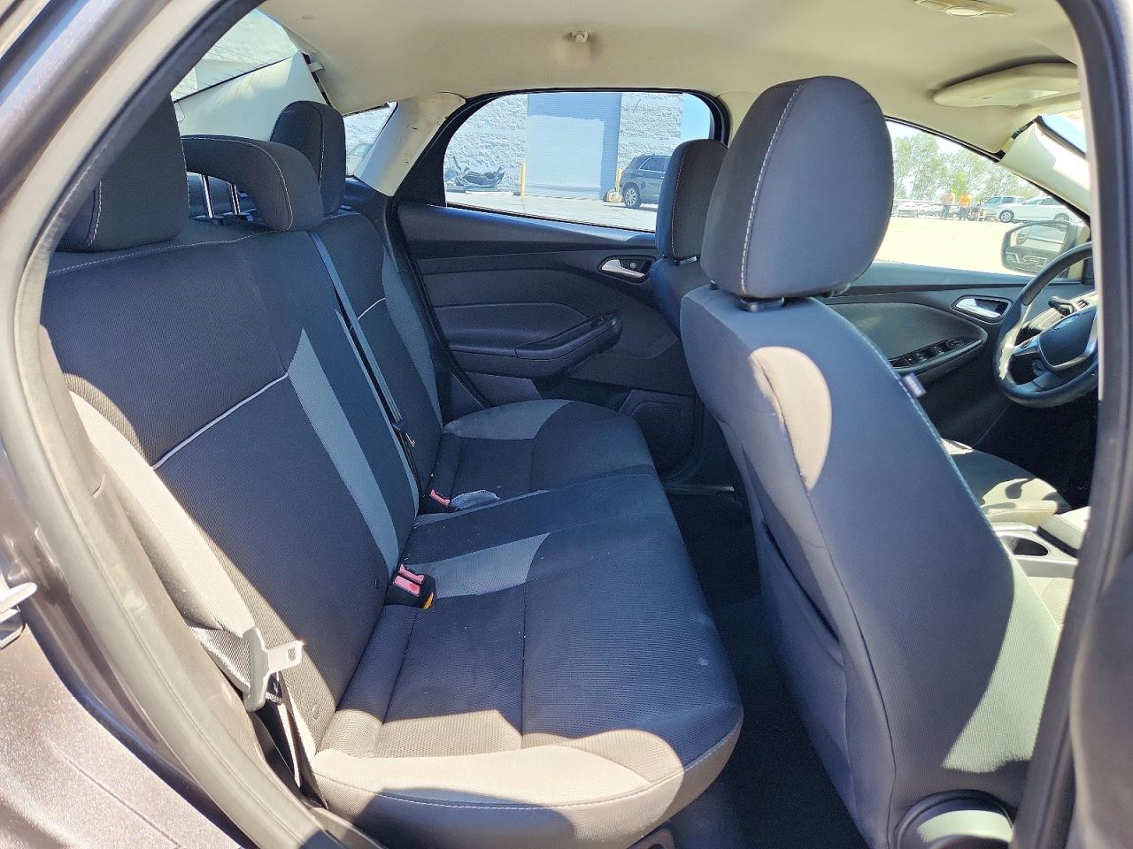 2014 Ford Focus Se Silver vin: 1FADP3F23EL341623