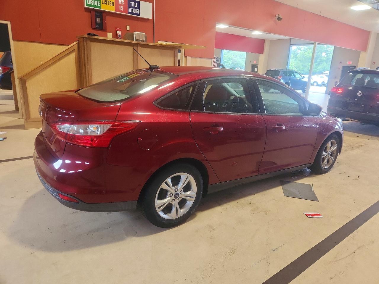 2014 Ford Focus Se Red vin: 1FADP3F23EL343940