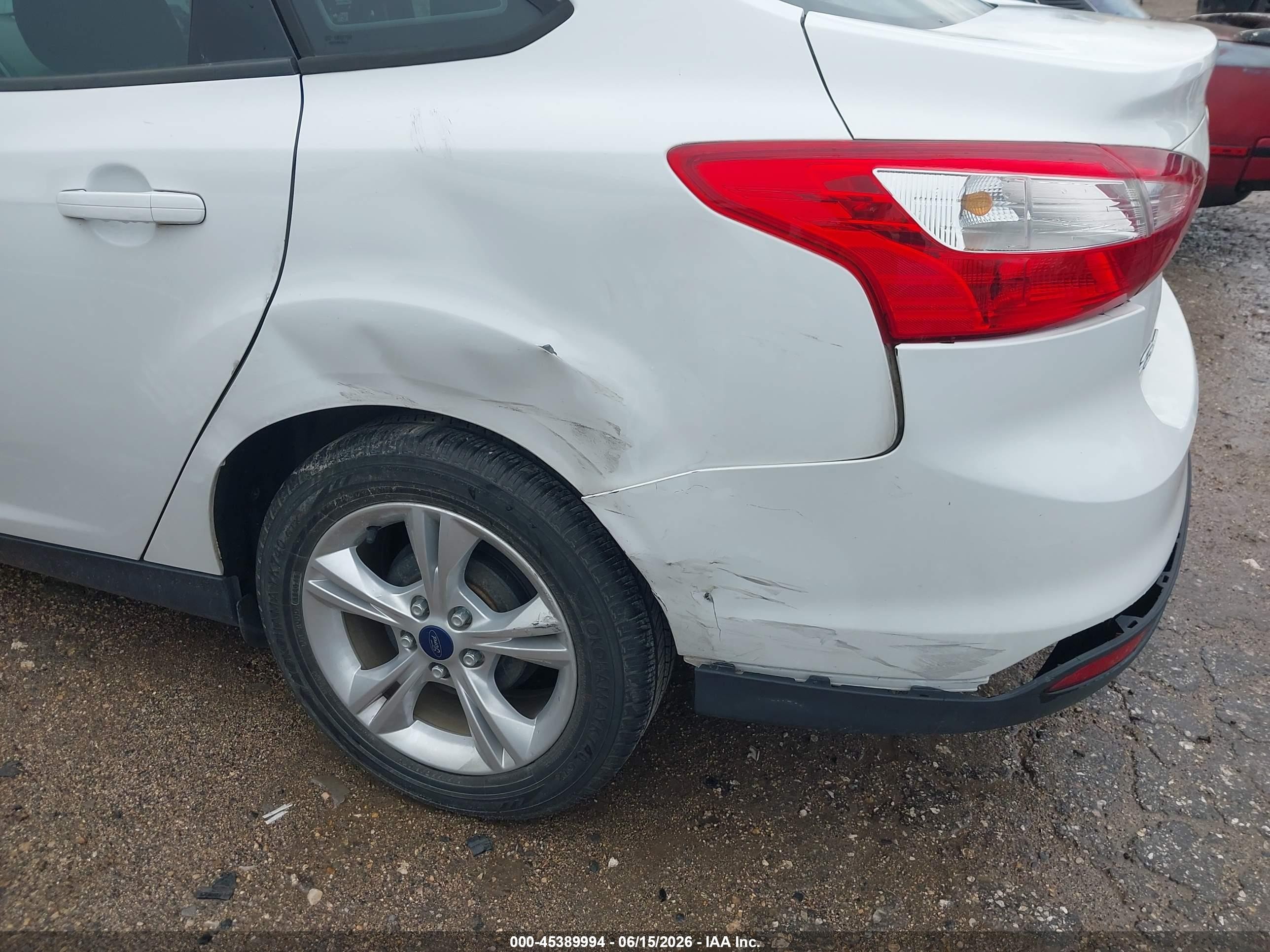 2014 Ford Focus Se White vin: 1FADP3F23EL348474