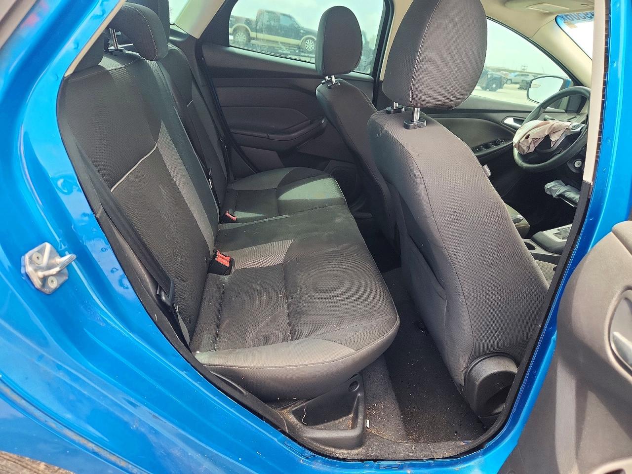 2014 Ford Focus Se Синий vin: 1FADP3F23EL368238