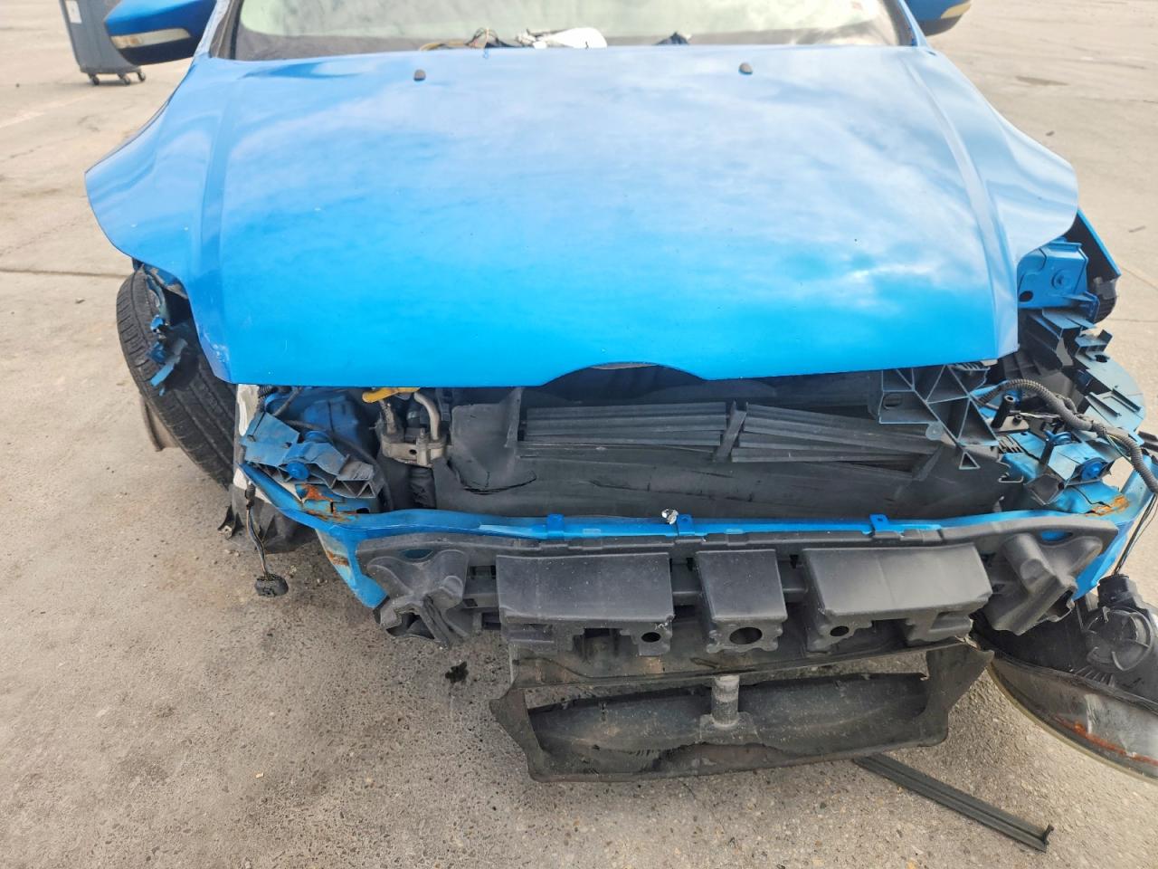 2014 Ford Focus Se Синий vin: 1FADP3F23EL368238
