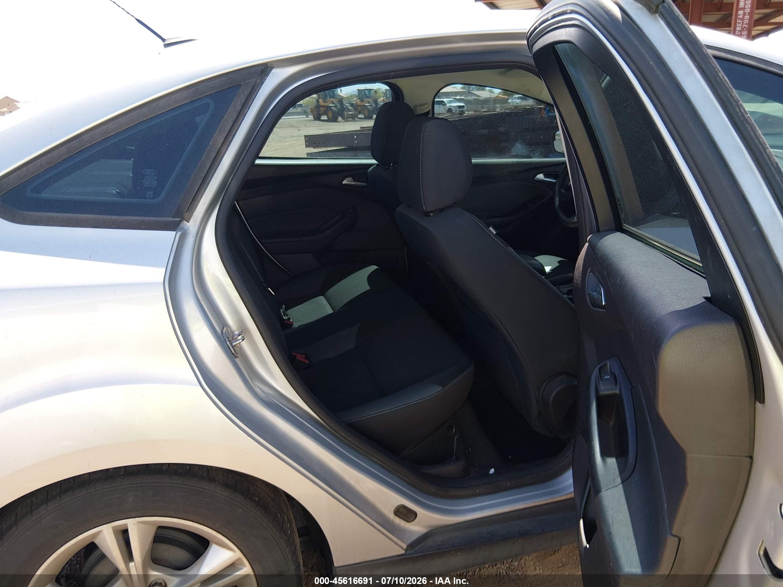 2014 Ford Focus Se Silver vin: 1FADP3F23EL374718