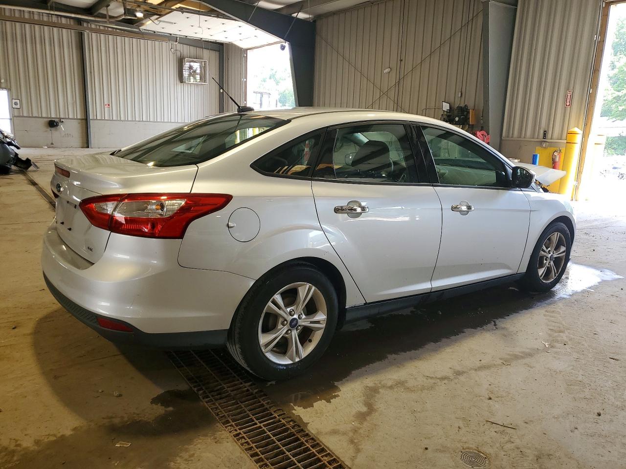 2014 Ford Focus Se Gray vin: 1FADP3F23EL379613