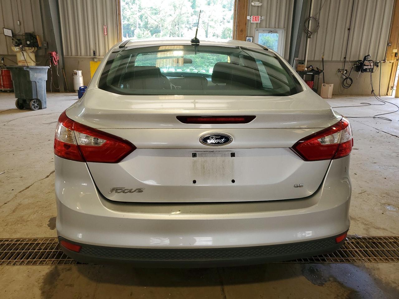 2014 Ford Focus Se Gray vin: 1FADP3F23EL379613