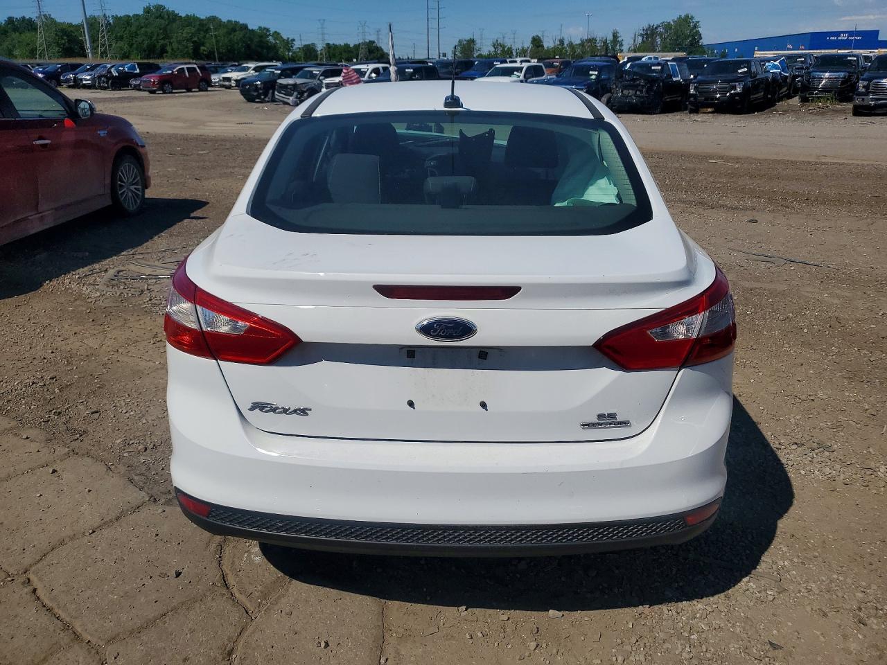 2014 Ford Focus Se White vin: 1FADP3F23EL389557