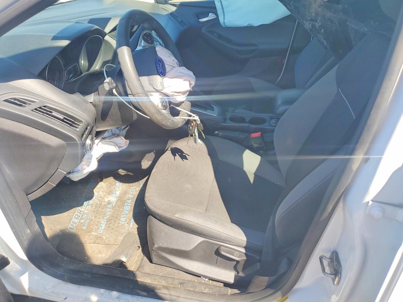 2014 Ford Focus Se White vin: 1FADP3F23EL389557