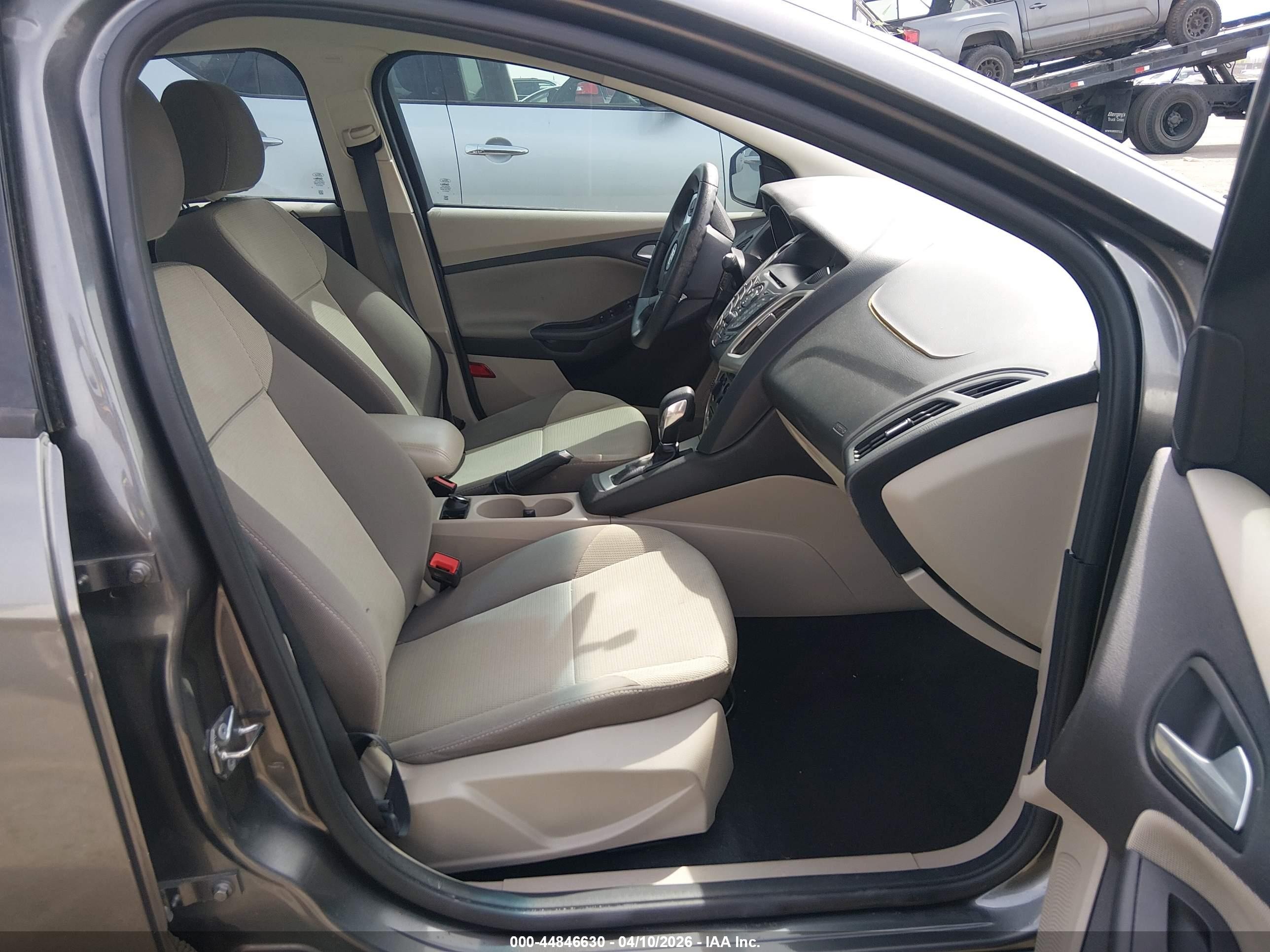 2014 Ford Focus Se Gray vin: 1FADP3F23EL390790