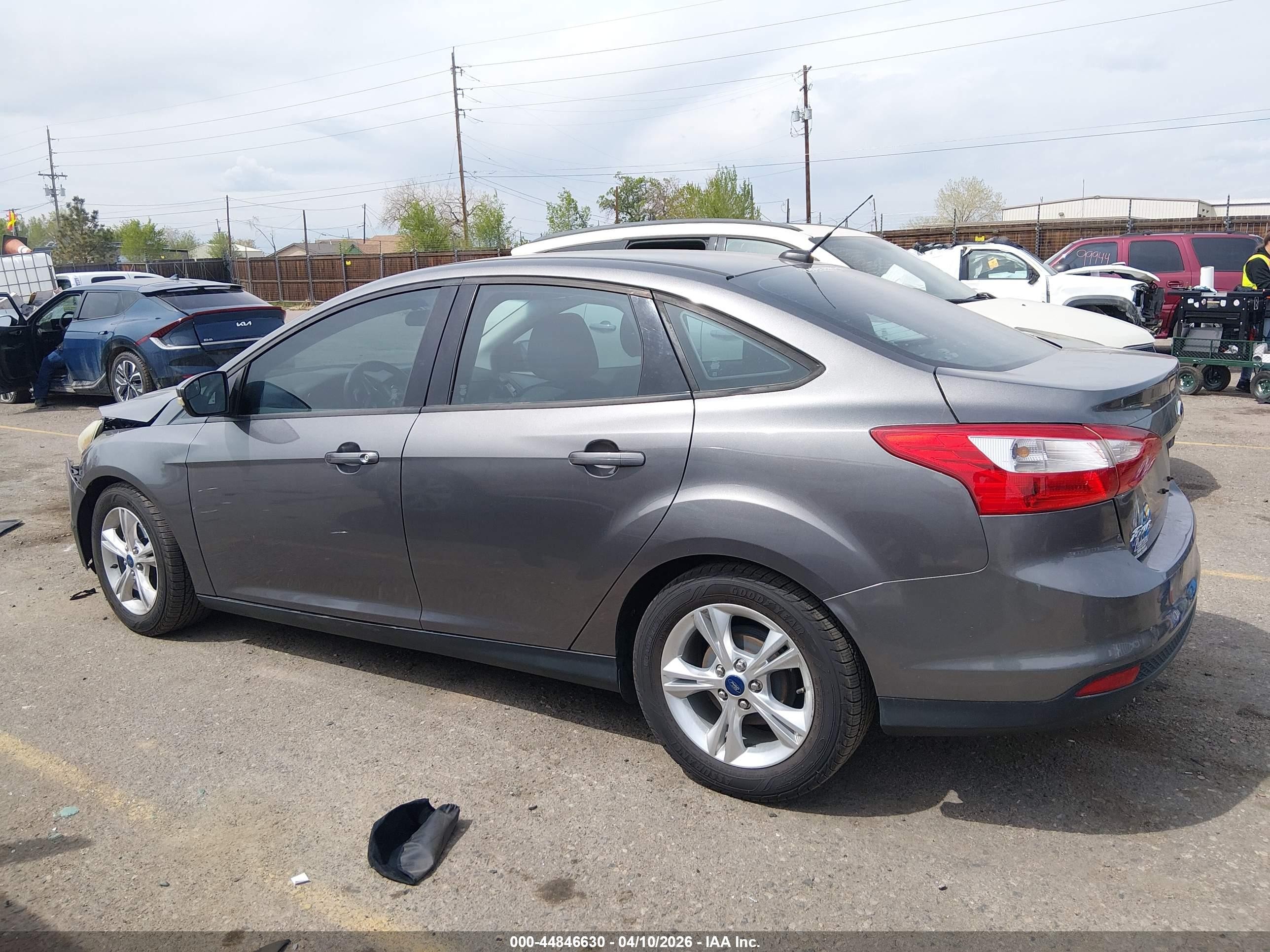 2014 Ford Focus Se Gray vin: 1FADP3F23EL390790
