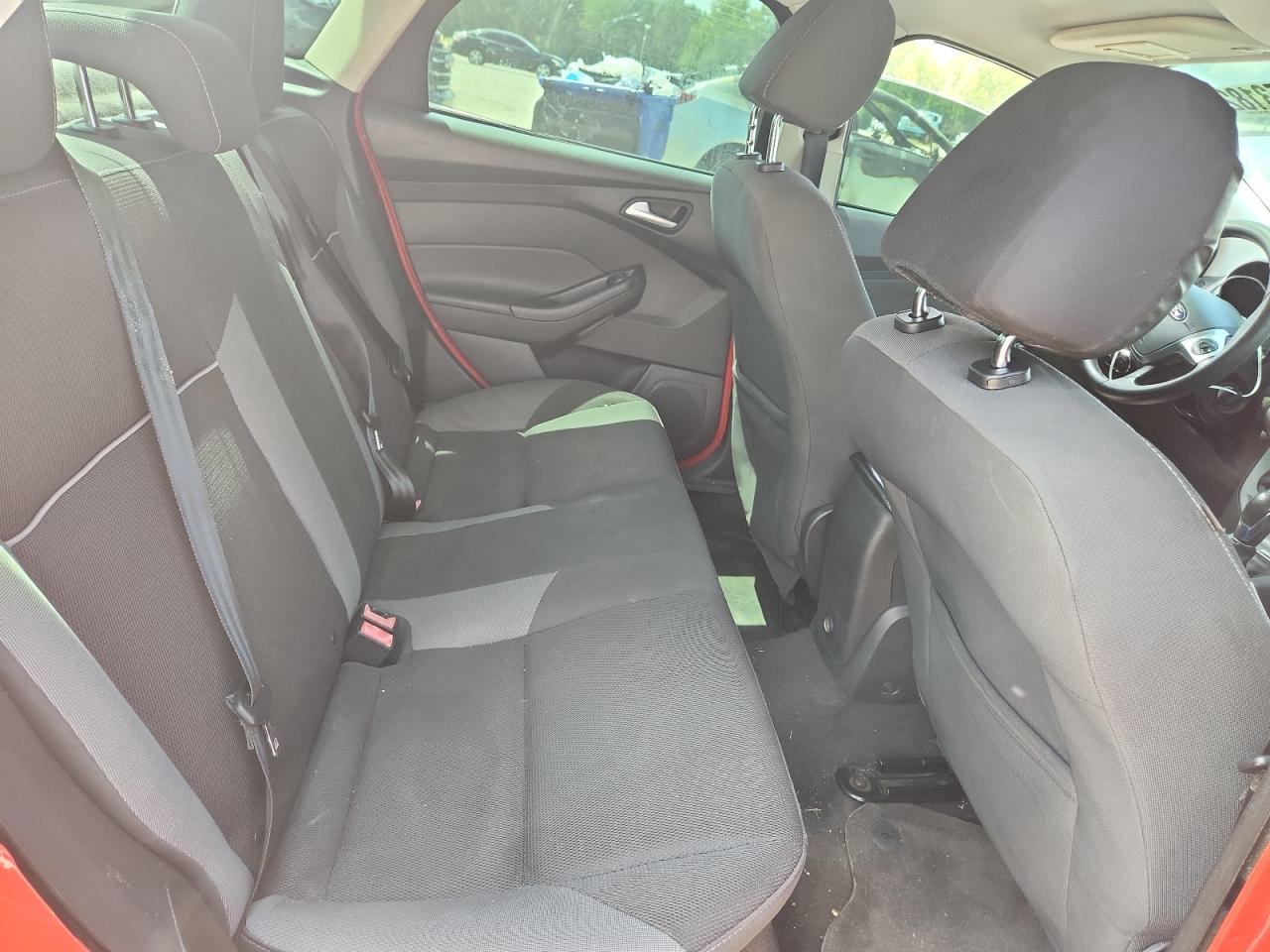 2014 Ford Focus Se Красный vin: 1FADP3F23EL392569