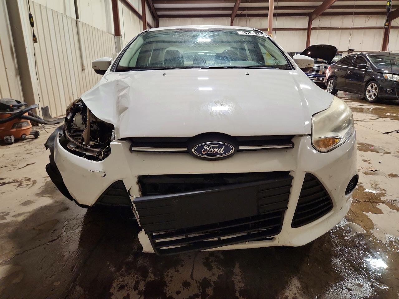 2014 Ford Focus Se Белый vin: 1FADP3F23EL395732
