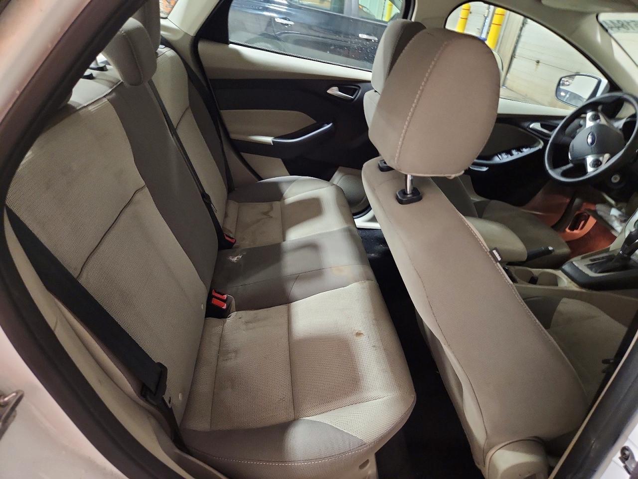 2014 Ford Focus Se Белый vin: 1FADP3F23EL395732